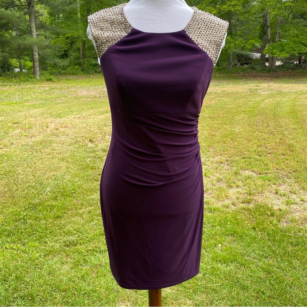 XSCAPE DRESS PURPLE BODY CON CREAM SHEER SILVER BEADS SLEEVELESS RUCHED SIZE 4
